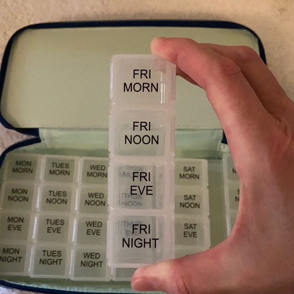 Vera Bradley Large Travel Pill Case - Picture 3 of 7